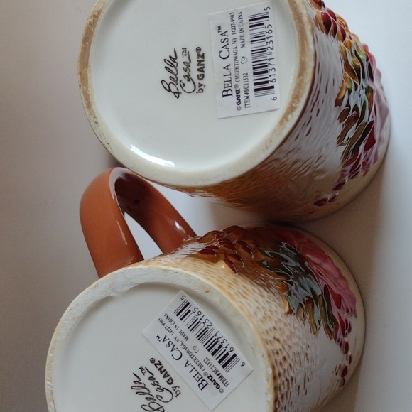 Bella Casa set of Two 20 ounce mugs 3D Autumn Theme NWT - Picture 3 of 5